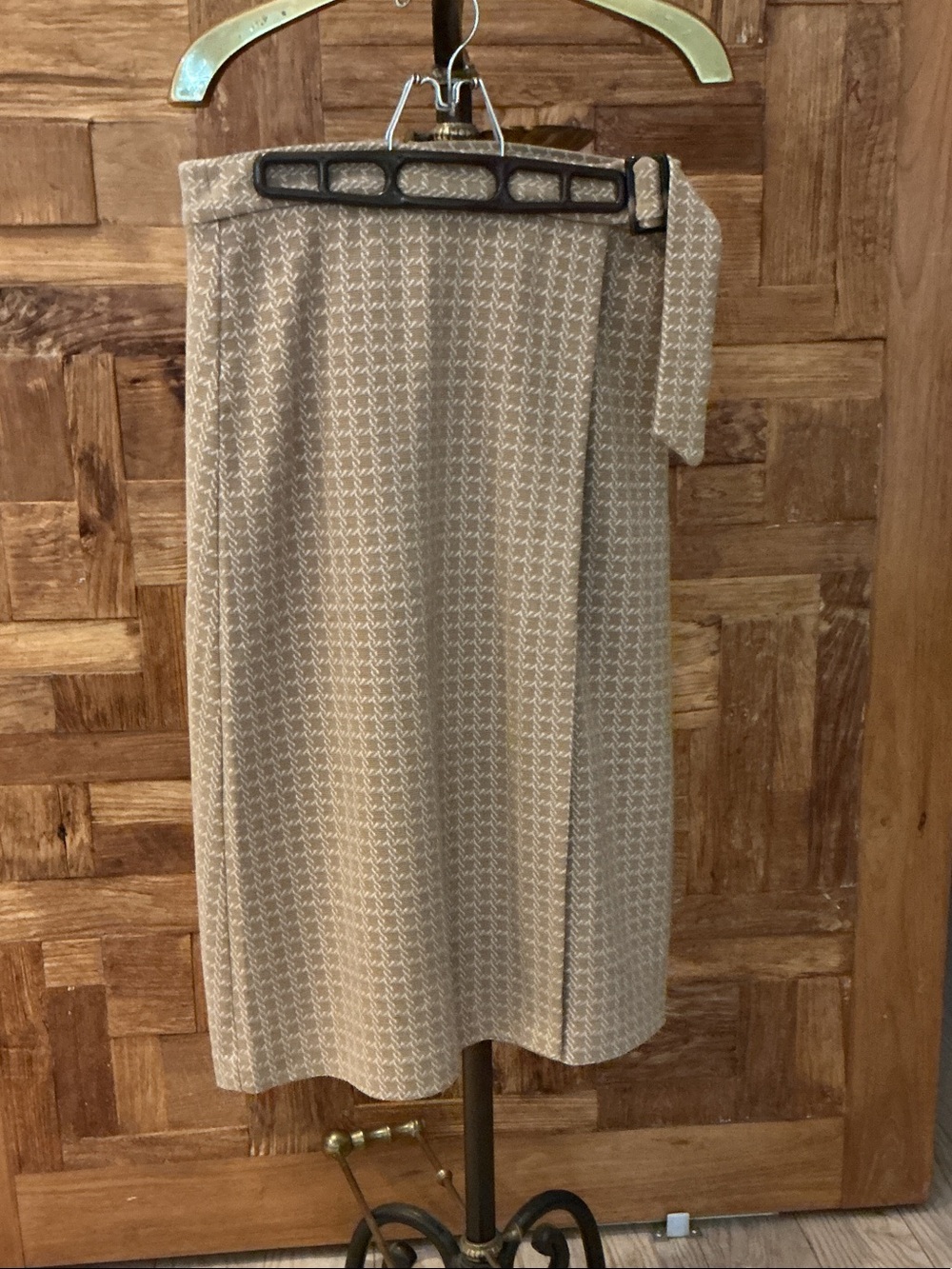 Ann Taylor Beige Patterned Midi Skirt